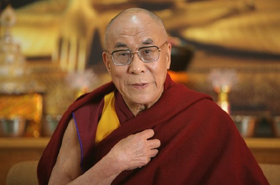 2. Далай-лама XIV получил Нобелевскую премию Мира за работу, посвященную способу мирного освобождения Тибета. 