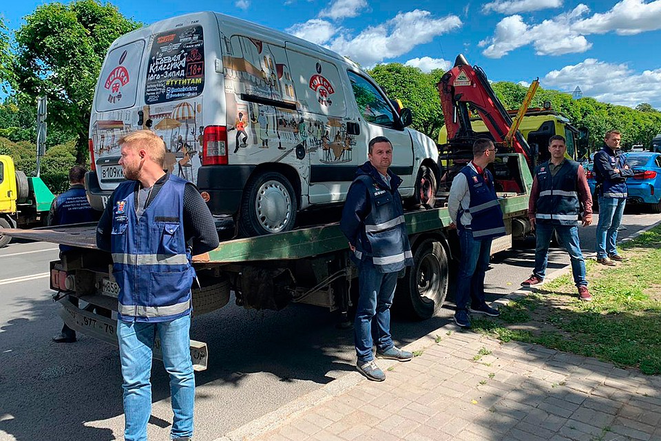 За полгода с улиц Санкт-Петербург убрали семь машин-кофеен. Фото: предоставлено Комитетом по контролю за имуществом Санкт-Петербурга. 