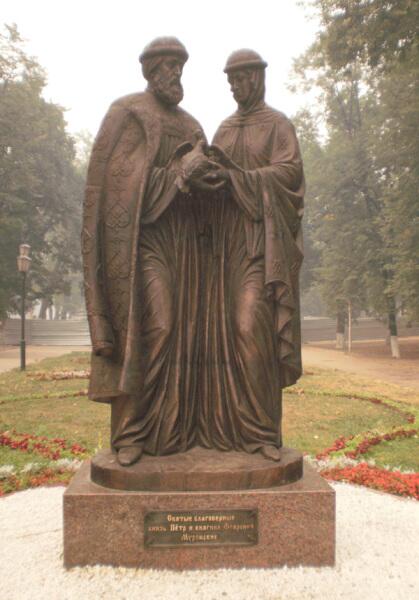 Памятник Петру и Февронии в Ярославле, скульптор Константин Чернявский